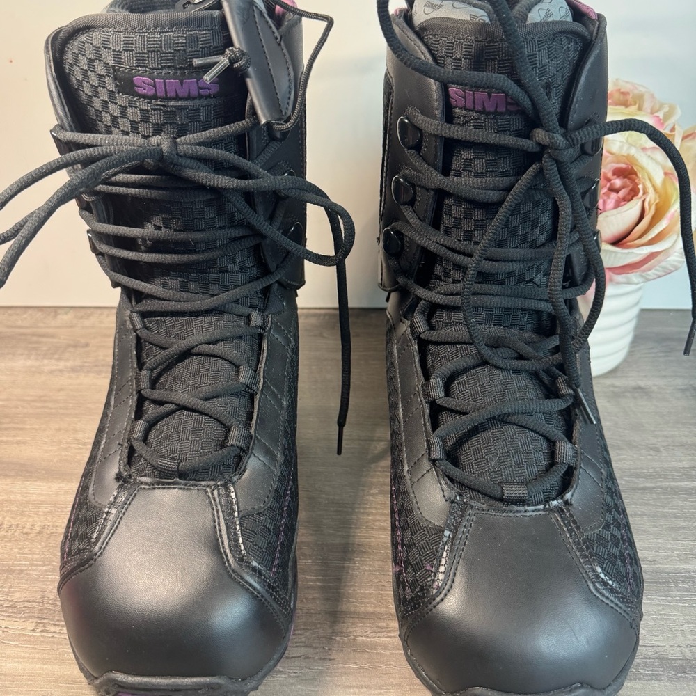 SIMMS Omen Women's Black and Purple Snowboard  Boots size 10 EUC - Picture 2 of 6